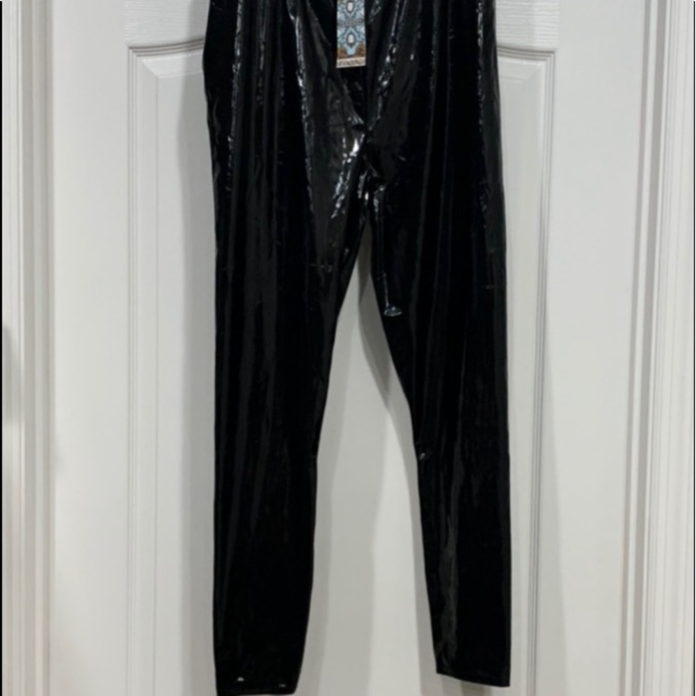 Black,shiny patent-leather pants (M)all occasions.